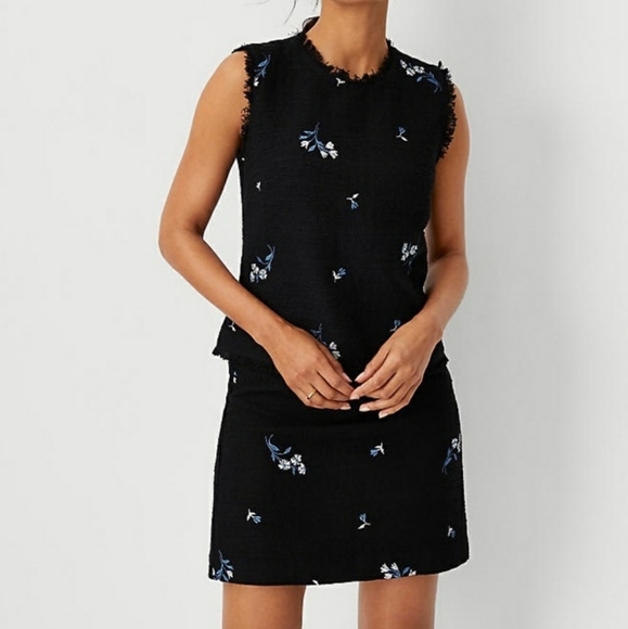 ANN TAYLOR Black Sleeveless Embroidered Top Floral Design - Picture 3 of 16